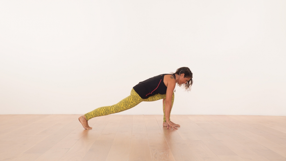 The sun salutation, the secret to beginning the day brimming with energy -  YogaOne Blog