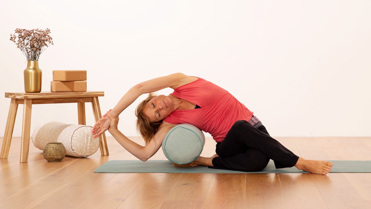 Seated Bananasana_Yin yoga