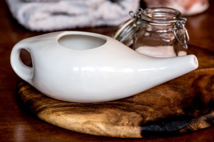 How to use a neti pot - Ekhart Yoga