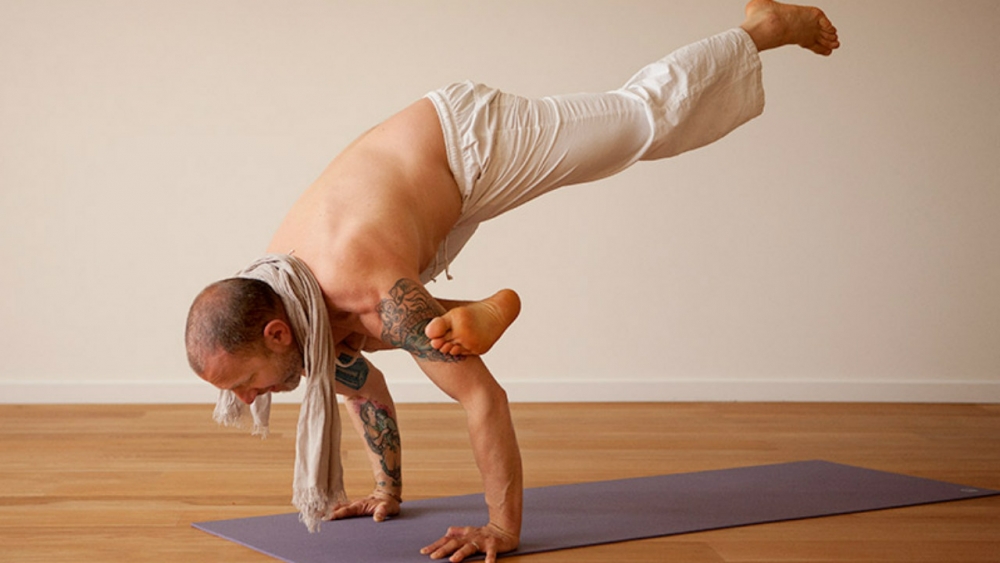 A Yoga Sequence That Teaches You How to Do Crow Pose