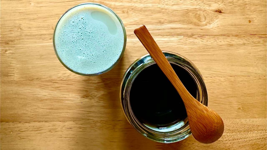 Nettle and honey latte