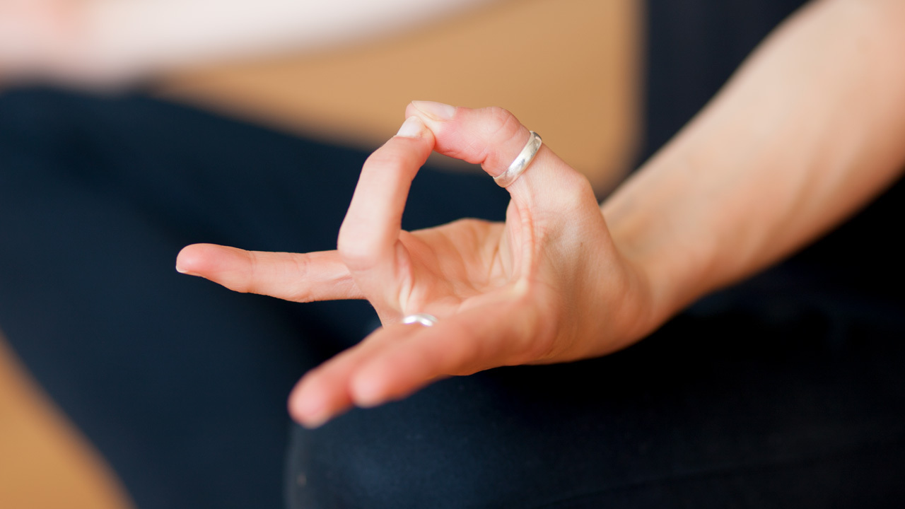 Prithvi mudra