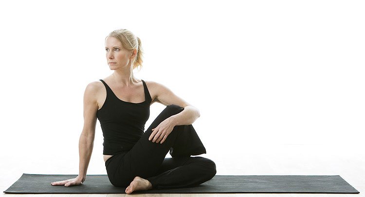 Warrior I Yoga Pose, Virabhadrasana I. Stock Photo - Image of brunette,  natural: 116297684